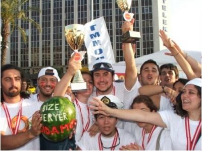 KARTONDAN TEKNELER YARIŞMASINI EKMEK TEKNESİ KAZANDI