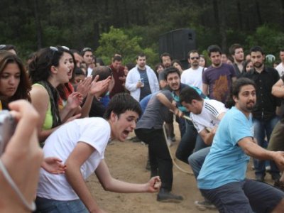 7 GELENEKSEL MAYIS ŞENLİĞİ İSTANBUL’DA GERÇEKLEŞTİRİLDİ