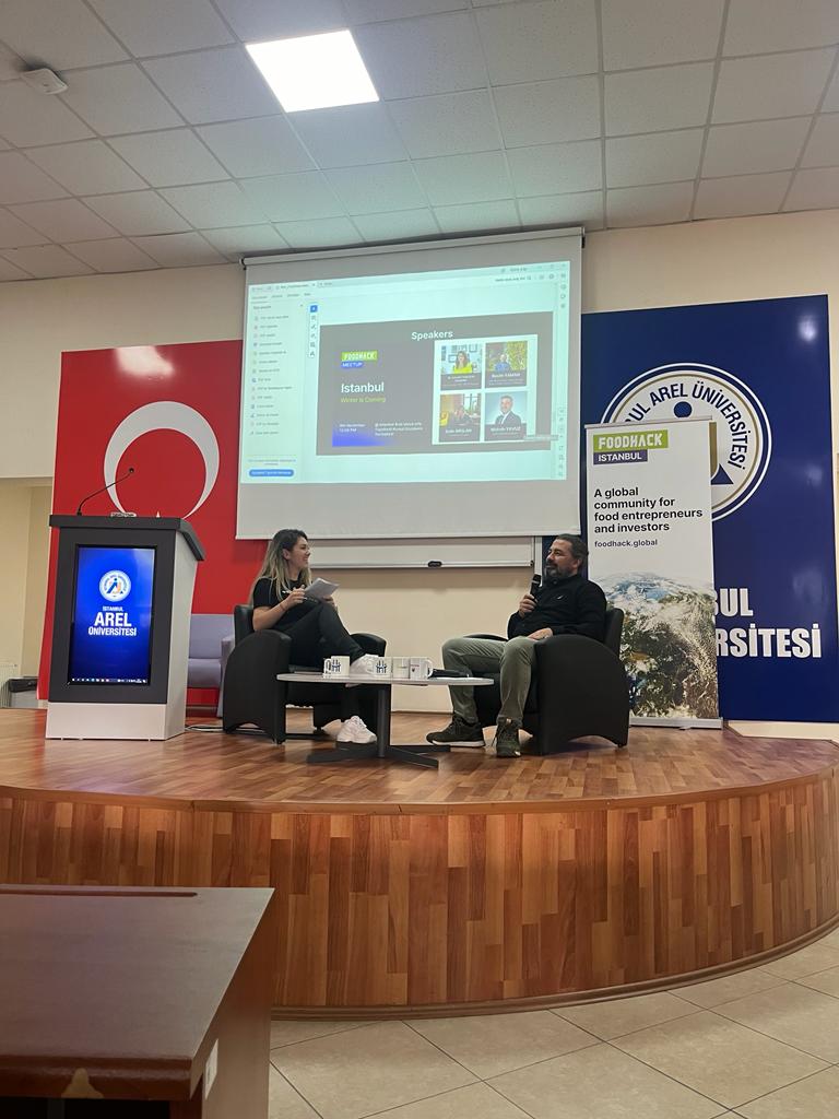 İSTANBUL AREL ÜNİVERSİTESİ FOODHACK İSTANBUL ETKİNLİĞİNE KONUŞMACI OLARAK KATILDIK!