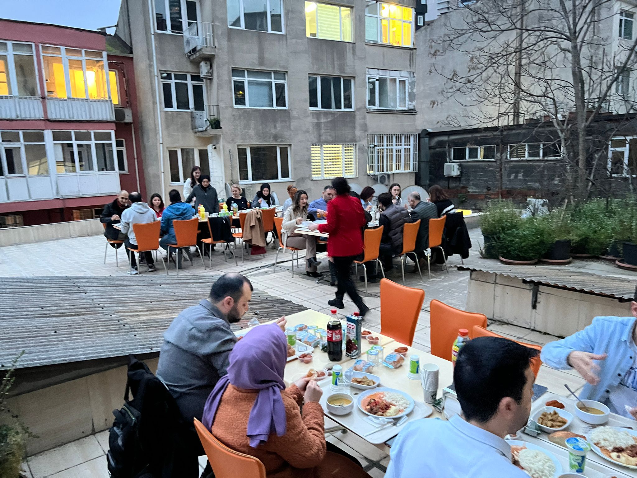 ODA VE ÖĞRENCİ ÜYELERİMİZLE  İFTAR YEMEĞİ DAVETİMİZDE BULUŞTUK