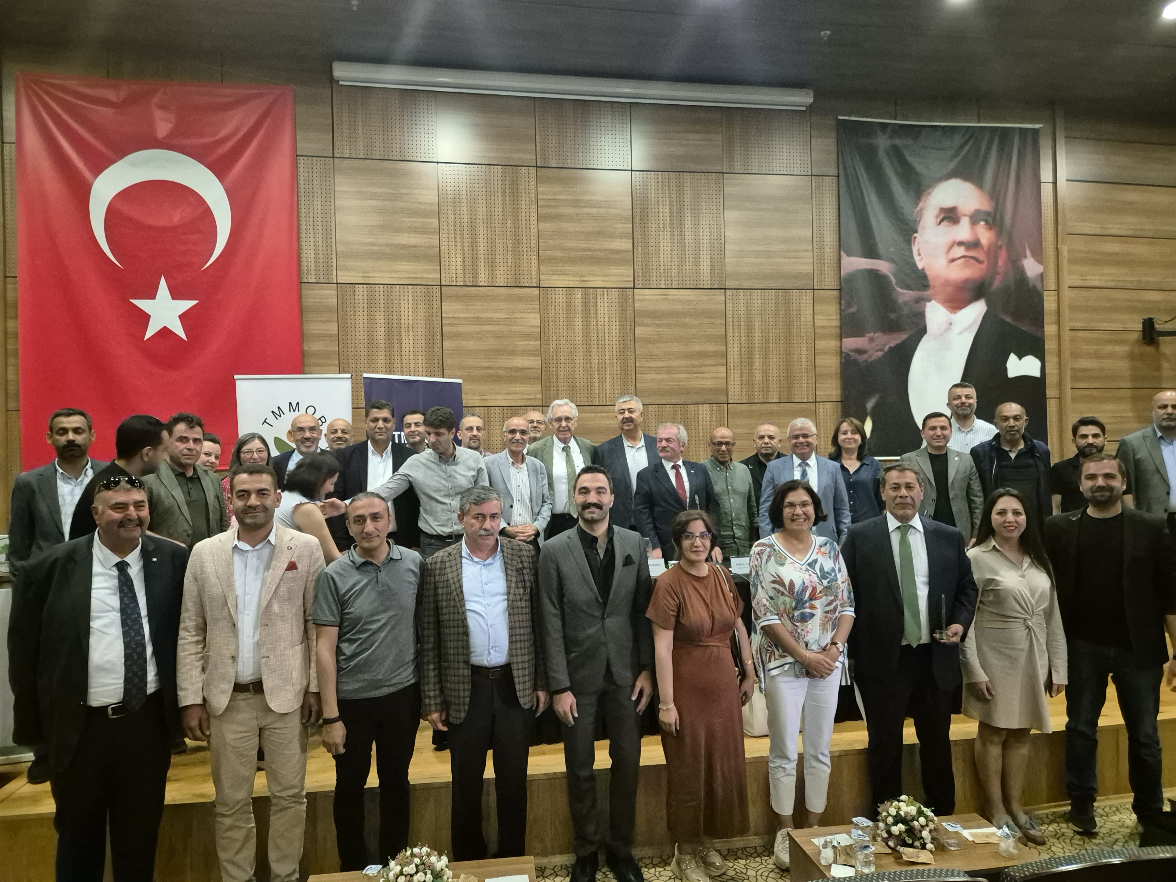 “TARIM VE GIDANIN GELECEĞİNDE YEREL YÖNETİMLERİN ROLÜ” KONULU PANEL DÜZENLENDİ