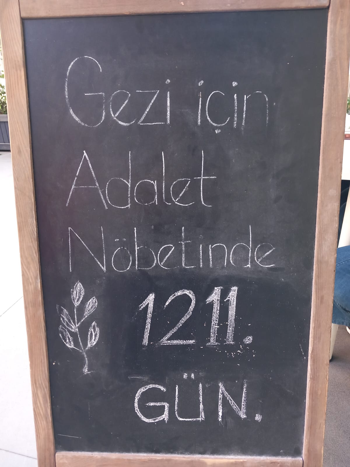 HUKUKSUZ GEZİ TUTUKLAMALARINA KARŞI 1211. GÜNÜNDE ADALET NÖBETİMİZ DEVAM EDİYOR!