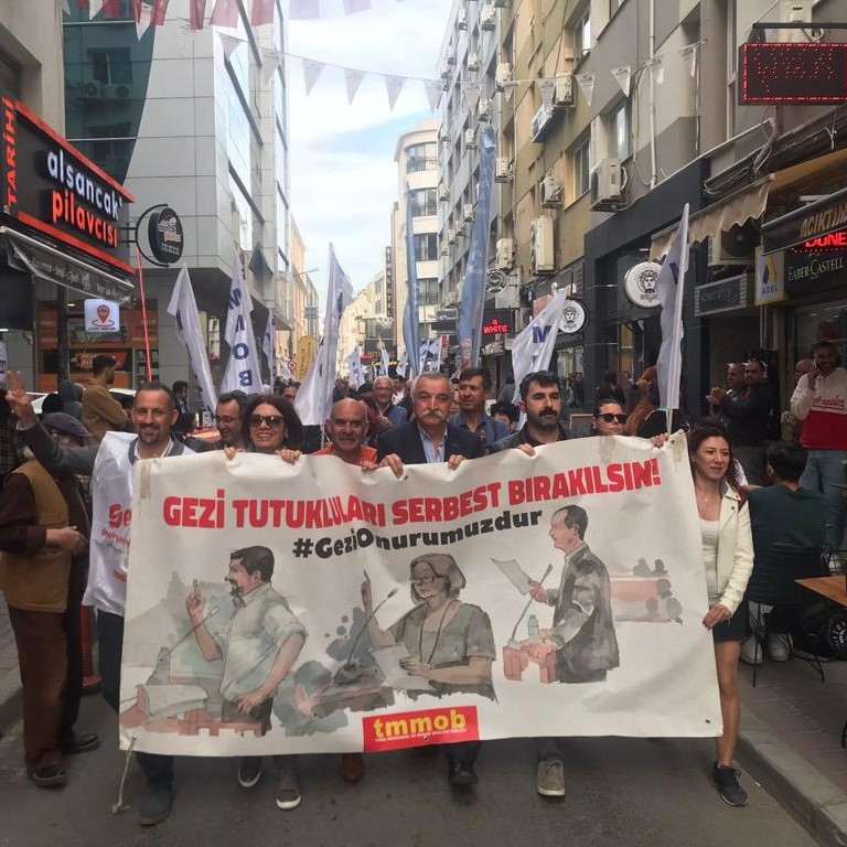 HUKUKSUZLUĞUN YILDÖNÜMÜNDE GEZİ DİRENİŞİ’NE VE GEZİ DAVASI HÜKÜMLÜSÜ ARKADAŞLARIMIZA SAHİP ÇIKMAYA DEVAM EDİYORUZ!