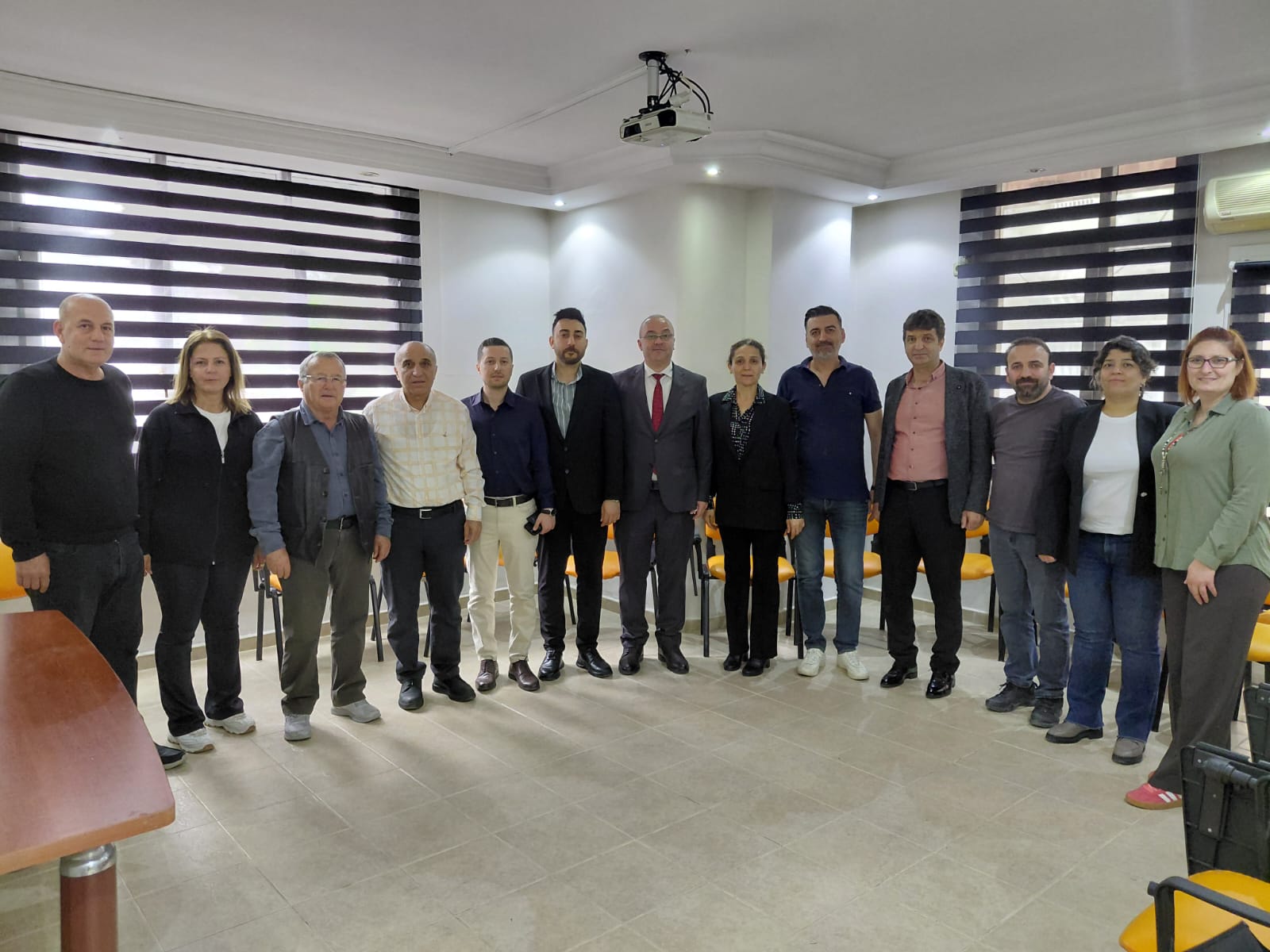 Çukurova'dan Cumhuriyet Halk Partili dostlar Odamıza hayırlı olsun ziyaretine geldiler. Nazik ziyaretleri için teşekkür ederiz.