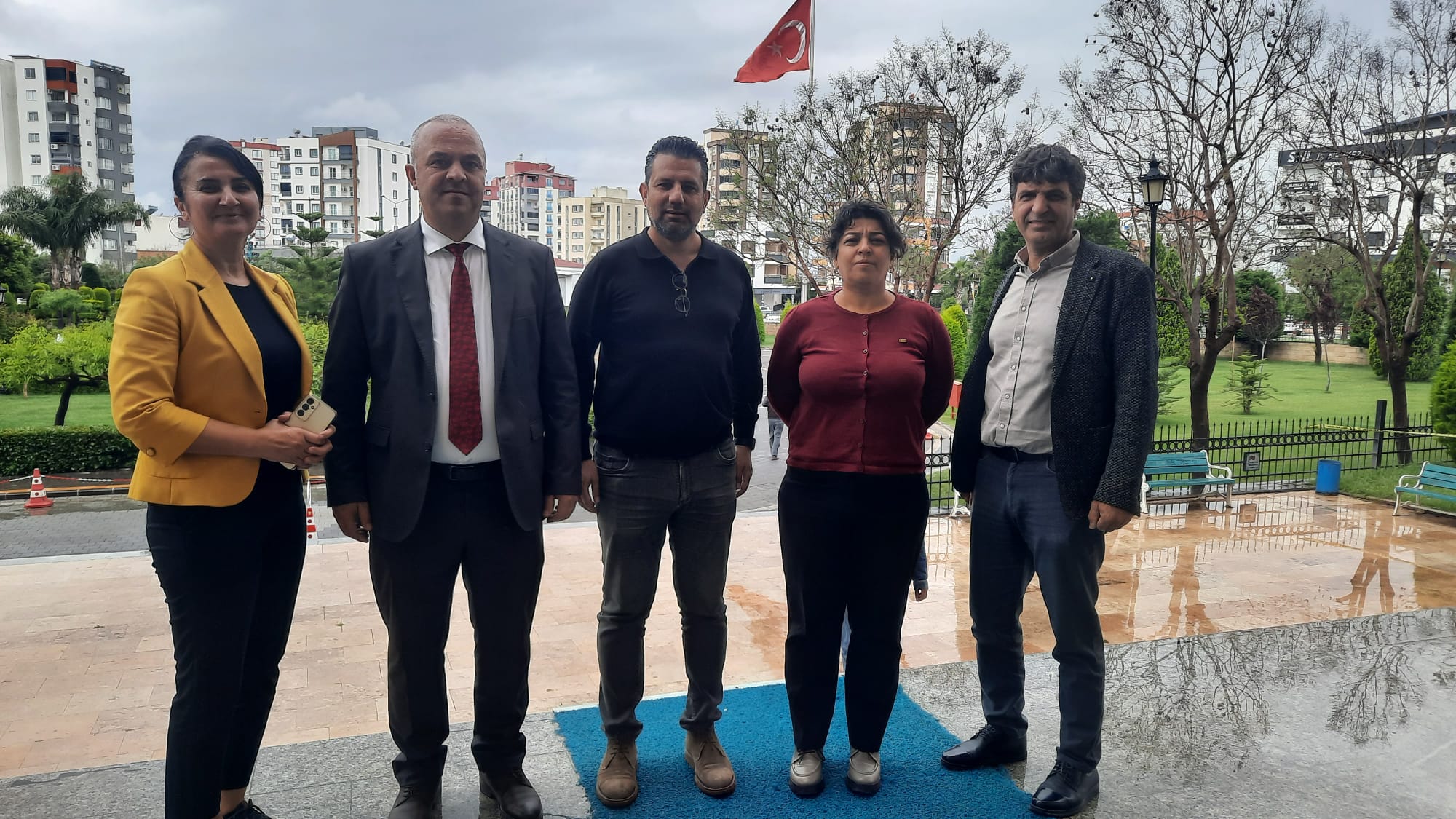 Tarım Or-Kam Sen Adana Şube Başkanı Sayın Eser Demirçin beyi ziyaret ettik. Misafirperverliklerinden dolayı teşekkür ederiz