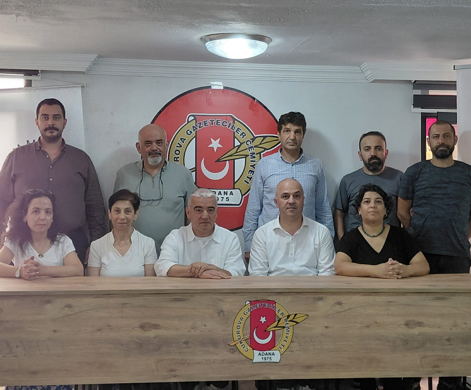 Çukurova Gazeteciler Cemiyeti Başkanı Sayın Kurtul ÇAKIN'ı ziyaret ettik. Nazik ev sahiplği ve misafirperverliğinden dolayı teşekkür ederiz.