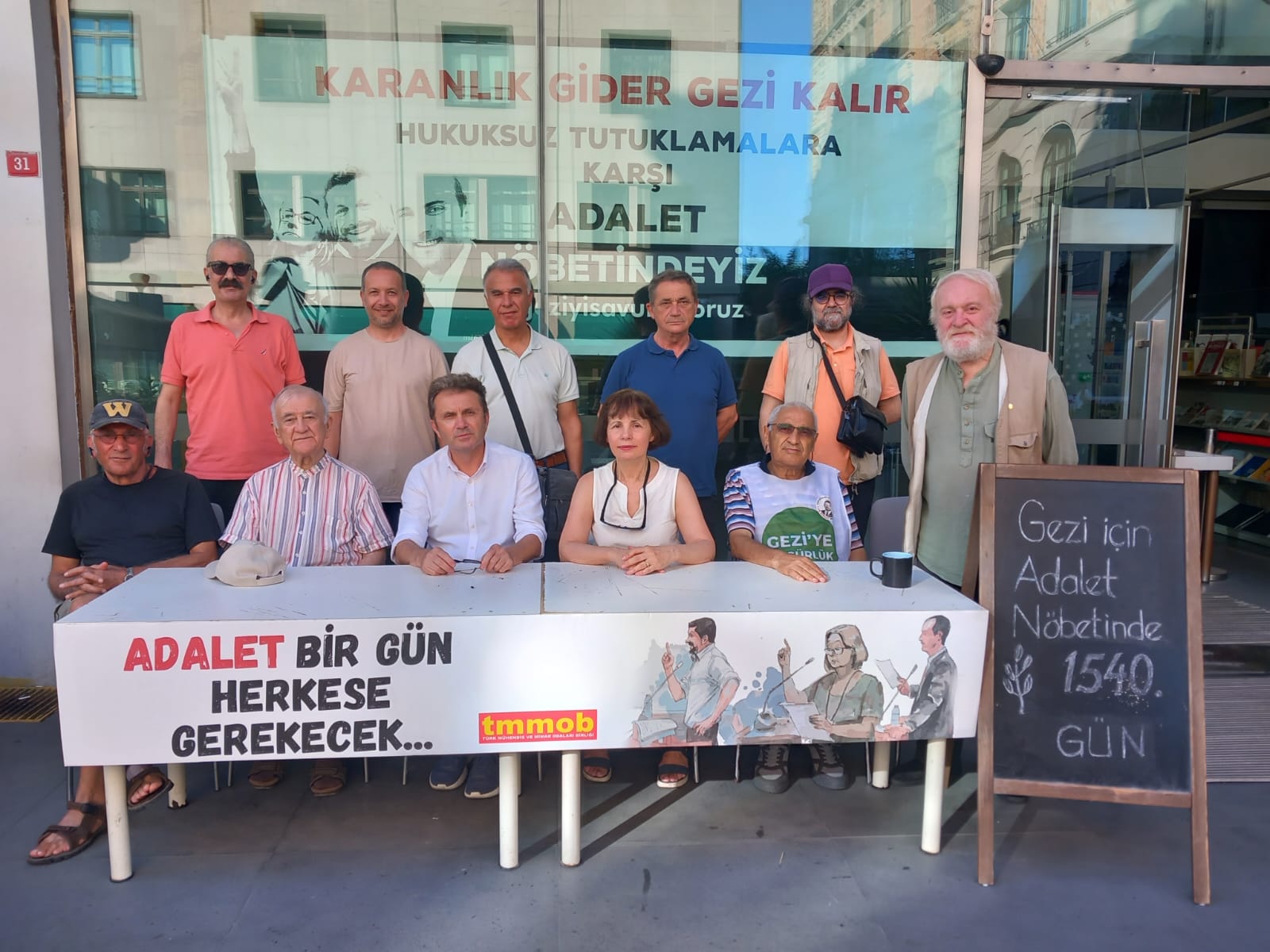 HUKUKSUZ GEZİ TUTUKLAMALARINA KARŞI 1540. GÜNÜNDE ADALET NÖBETİMİZ DEVAM EDİYOR!