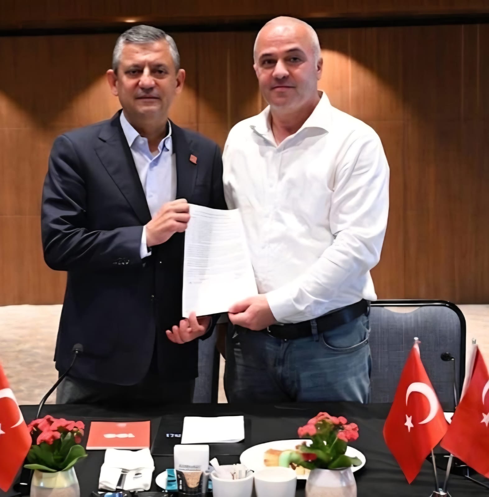 "Gıda Güvenliği Ancak Gıda Mühendisi ile Mümkündür" imza kampanyamıza destek veren Cumhuriyet Halk Partisi’nin Seçilmiş Genel Başkanı Sayın Özgür Özel'e teşekkür ederiz.