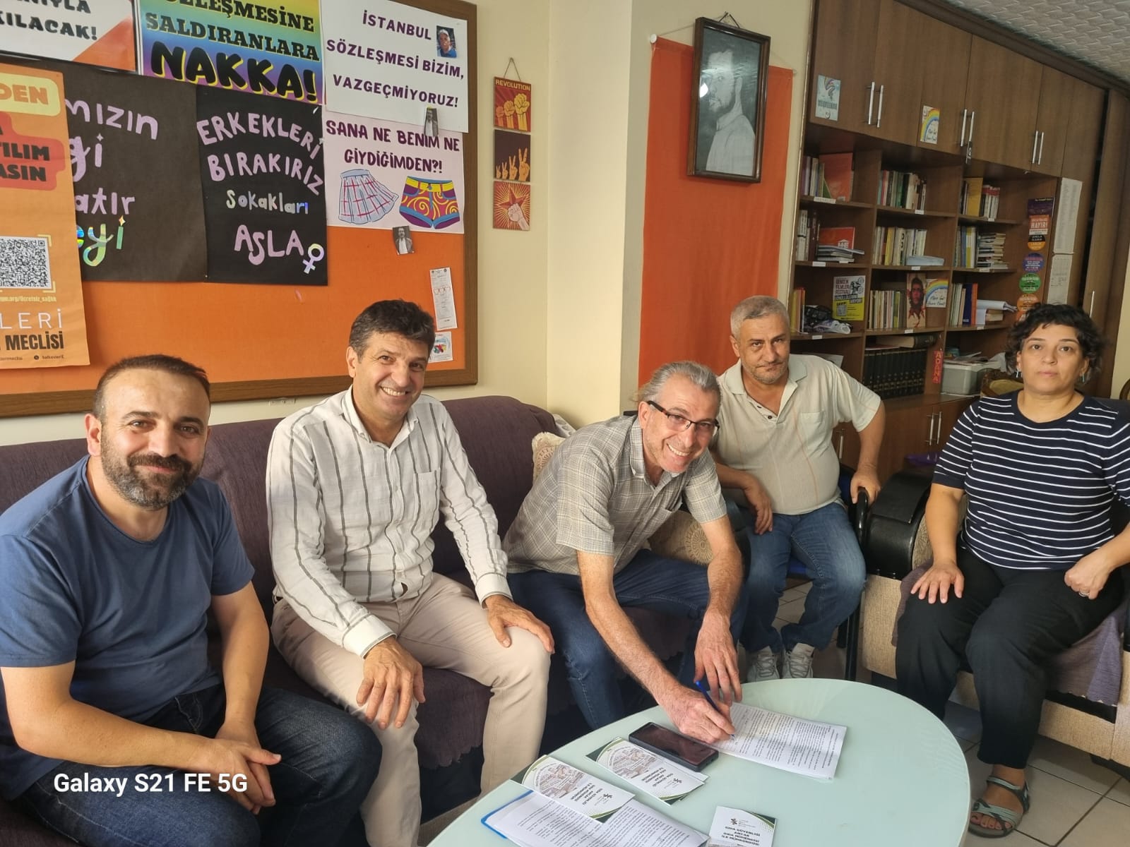 Halkevleri Adana Şubesi Yönetim Kurulu'na "Gıda Güvenliği Ancak Gıda Mühendisi İle Mümkündür" imza kampanyamıza verdikleri kıymetli desteklerden dolayı  teşekkür ederiz.