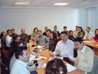 KOSGEB UYGULAMALI GİRİŞİMCİLİK EĞİTİMİNE KATILAN ÜYELERİMİZE BELGELERİ DÜZENLENEN BİR TÖRENLE VERİLDİ