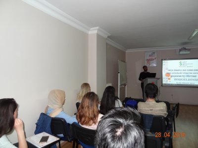 ÖĞRENCİ ÜYELERİMİZE YÖNELİK 5N 1K YÖNTEMİ SEMİNERİ GERÇEKLEŞTİRİLMİŞTİR