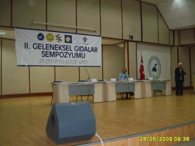 IIGELENEKSEL GIDALAR SEMPOZYUMU YAPILDI