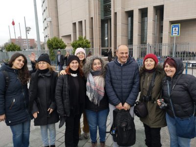 KANSER RAPORUNU AÇIKLADIĞI İÇİN YARGILANAN ODAMIZ ÜYESİ BİLİM İNSANI YRD DOÇ DR BÜLENT ŞIK’IN YANINDAYIZ