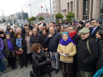 KANSER RAPORUNU AÇIKLADIĞI İÇİN YARGILANAN ODAMIZ ÜYESİ BİLİM İNSANI YRD DOÇ DR BÜLENT ŞIK’IN YANINDAYIZ