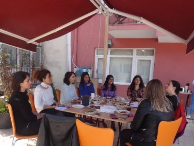 8 MART DÜNYA KADINLAR GÜNÜ ETKİNLİĞİÇALIŞMA VE TOPLUMSAL YAŞAMDA KADINLARIN HAKLARI SÖYLEŞİSİ GERÇEKLEŞTİRİLDİ