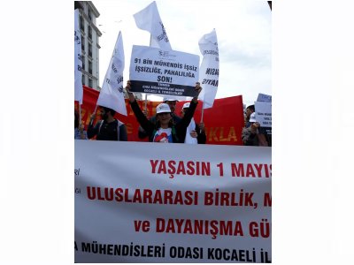 1 MAYIS`TA TAKSİM MEYDANI`NDA GIDA MÜHENDİSLERİNİN SORUNLARINI DİLE GETİRDİK