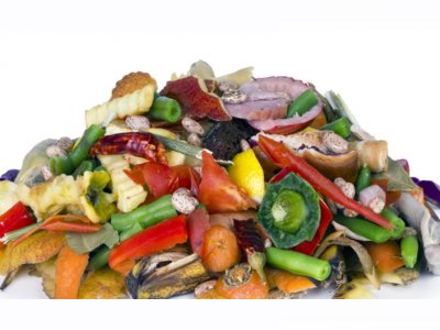 İLKSES GAZETESİ: ÜRETİLEN GIDANIN 3TE 1İ ATIK OLUYOR