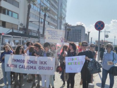 TMMOB ÜYESİ KADINLAR 8 MARTI KUTLADI