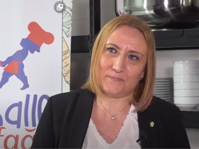 ŞİŞLİ BELEDİYESİ "MAHALLE MUTFAKLARI PROJESİ" NİN PAYDAŞLARINDAN 
BİRİ OLARAK TÜKETİCİ BİLİNÇLENDİRME EĞİTİMLERİ VERDİK