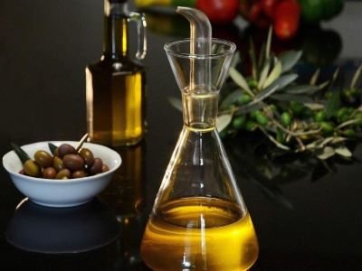 EVRENSEL: GİRDİ MALİYETLERİ ZEYTİNYAĞI FİYATINI KATLAYACAK