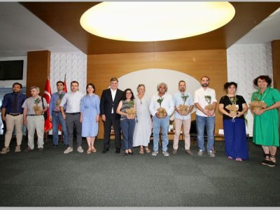 KARŞIYAKADA "TARLADAN ÇATALA: GIDA KENTLER VE YEREL YÖNETİMLER" KONUŞULDU 