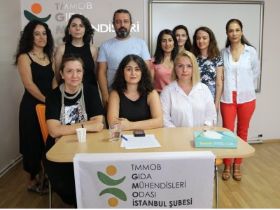 İŞ YERİNDE FİRMA SAHİBİ TARAFINDA ŞİDDETE UĞRAYAN ÜYEMİZ TÜLAY ARSLAN TORUN İÇİN BASIN TOPLANTISI GERÇEKLEŞTİRDİK