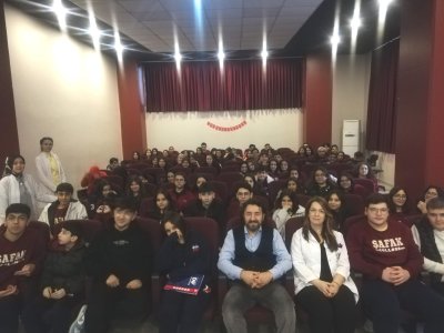 BAĞCILAR ŞAFAK OKULLARINDA GIDA MÜHENDİSLİĞİ MESLEĞİMİZ VE ODAMIZIN TANITIM SEMİNERİ GERÇEKLEŞTİRİLDİ