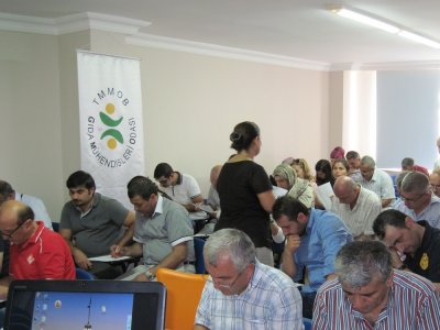 RESTORAN VE OKUL KANTİNİ ÇALIŞANLARINA İSTANBUL’DA GIDA GÜVENLİĞİ FARKINDALIĞI EĞİTİMLERİ VERİLDİ