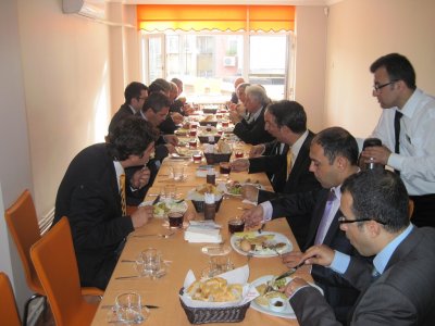 CHP İSTANBUL İL BAŞKANI VE PARTİ ÜYELERİ İLE YÖNETİM KURULUMUZ KAHVALTIDA BULUŞTU