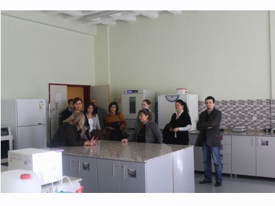 TRAKYA ÜNİVERSİTESİ GIDA MÜHENDİSLİĞİ BÖLÜMÜ ÖĞRENCİLERİ İLE BİRARAYA GELDİK ODAMIZ VE MESLEĞİMİZLE İLGİLİ BİLGİLENDİRMELERDE BULUNDUK