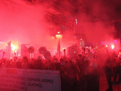 TMMOB İZMİR İKK TORBA YASAYA KARŞI KİTLESEL BASIN AÇIKLAMASI YAPTI
