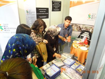 CNREXPOEDT FUARINDA 18 MART ÜNİVERSİTESİ GIDA MÜHENDİSLİĞİ BÖLÜM BAŞKAN YARDIMCISI ÖĞRETİM GÖREVLİLERİ VE ÖĞRENCİLERİİLE BERABERDİK