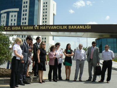 GIDA TARIM VE HAYVANCILIK BAKAN YARDIMCISI İLE GÖRÜŞTÜK
BAKANLIK ÖNÜNDE BASIN AÇIKLAMASI YAPTIK

