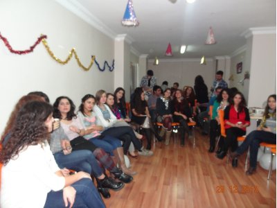 ÖĞRENCİ TEMSİLCİLİKLERİMİZLE BİRLİKTE YENİ YILI KOKTEYLİ DÜZENLENMİŞTİR