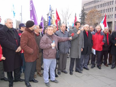 444 EYLEMİNDEN DOLAYI AÇILAN DAVA NEDENİYLE YAPILAN BASIN AÇIKLAMASINA KATILDIK