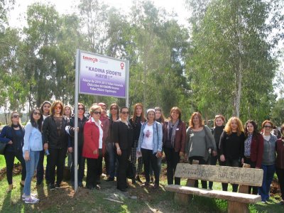 ERKEK TERÖRÜNE KURBAN GİDEN KADINLARIMIZI FİDANLARLA YAŞATIYORUZ 