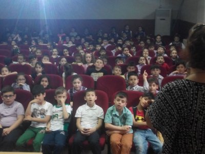 KÜÇÜKÇEKMECE İLÇESİ MUSTAFA PARS İLKÖĞRETİM OKULU 21 MAYIS DÜNYA SÜT GÜNÜ ETKİNLİKLERİ KAPSAMINDA BİLİNÇLİ GIDA TÜKETİM SEMİNERİ VERİLMİŞTİR 