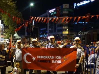 GAZİOSMANPAŞA MEYDANINDA DEMOKRASİ NÖBETİNDEYDİK