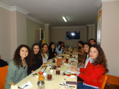 YILDIZ TEKNİK ÜNİVERSİTESİ ÖĞRENCİLERİMİZ KAHVALTIDA BULUŞMUŞTUR 